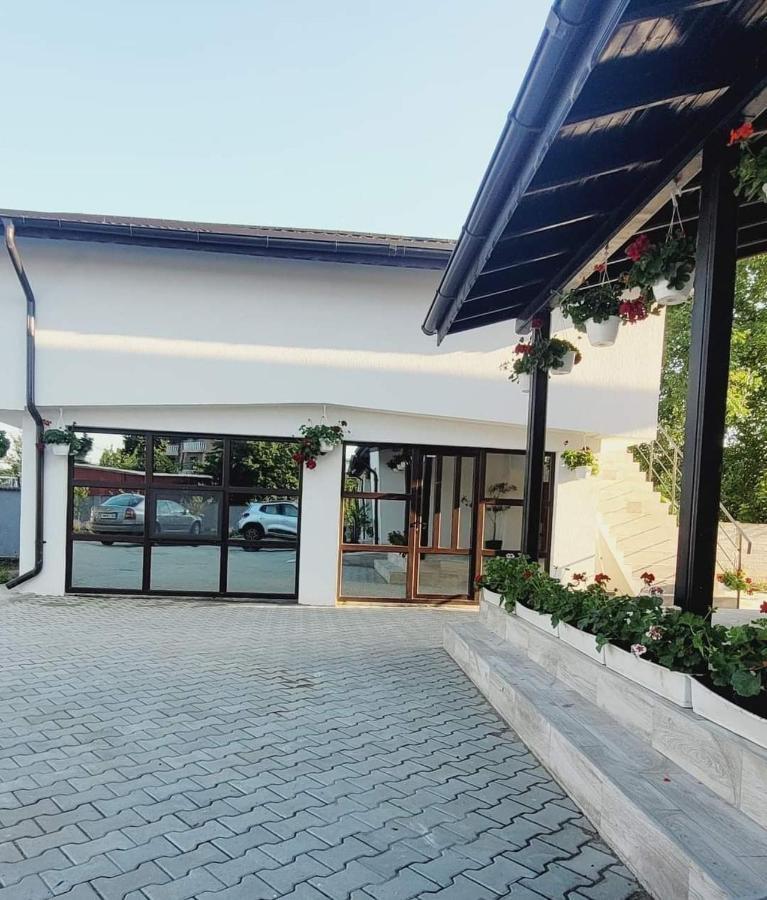 Casa Domneasca Hotel Giurgiu Екстериор снимка