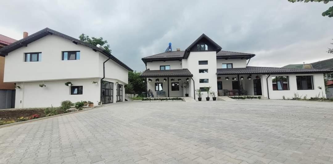 Casa Domneasca Hotel Giurgiu Екстериор снимка